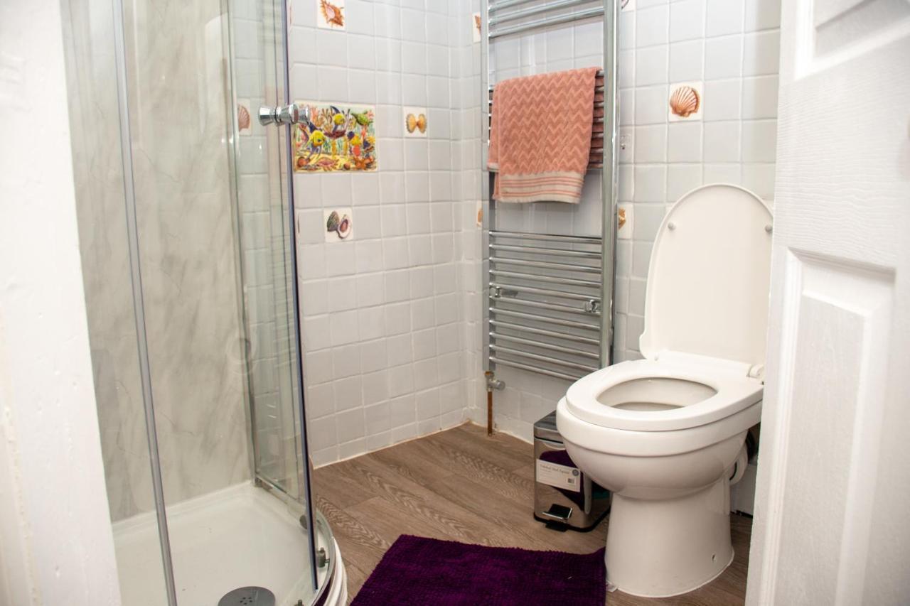 Royale Green View House- Free Parking, Wifi, Perfect For Contractors And Holiday Northampton Exterior foto